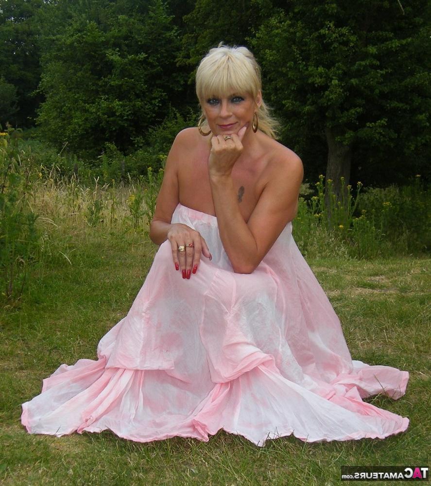 20P Dressed in my flowery dress in the local park