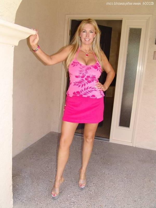 14P Blonde with big knockers wearing pink