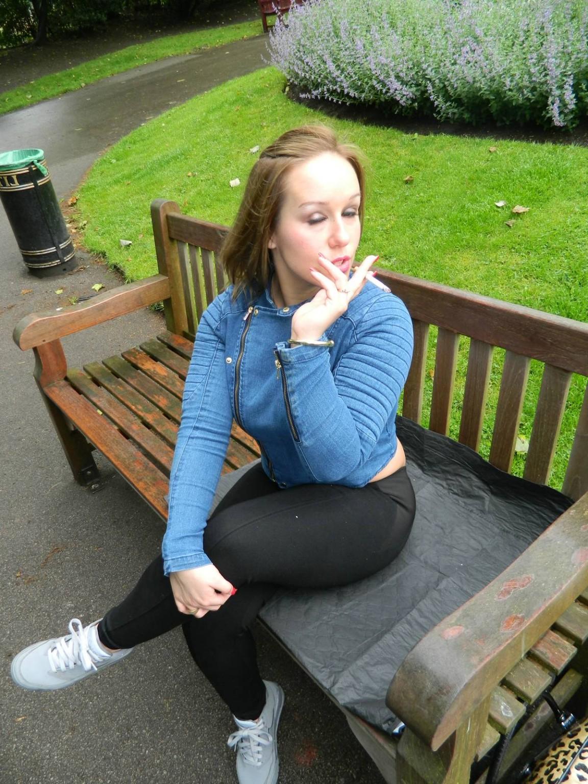 16P Sexy Ashley Riders daring flashing and public exposure