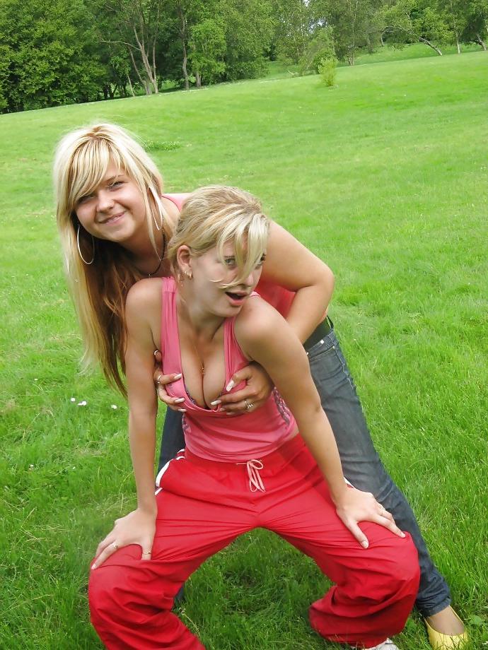 25P Some nice boobs, cleavages and nipple slips