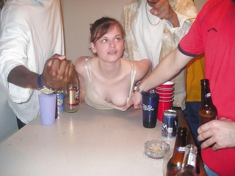 25P Some nice boobs, cleavages and nipple slips