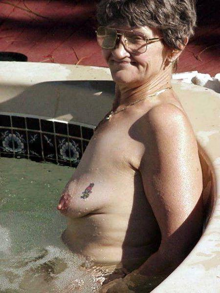 15P old grannies fucking their twats with veggies