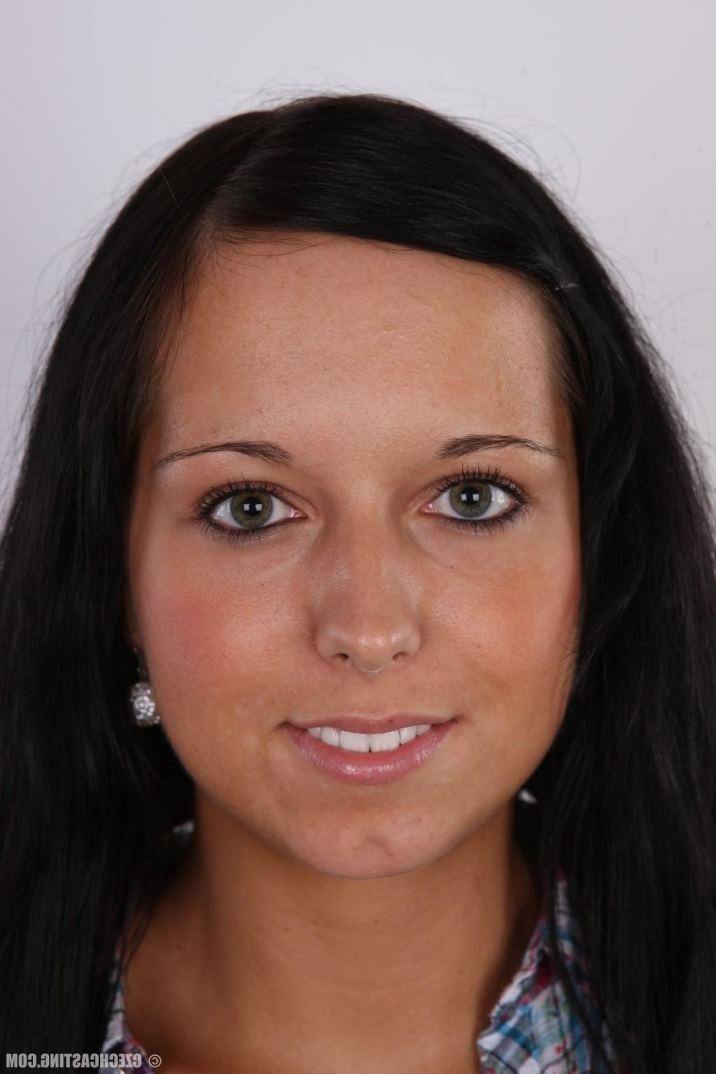 18P Brunette teen casting pictures