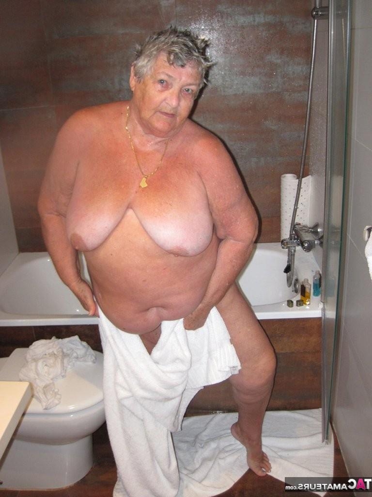 20P Shower time again for Grandma Libby