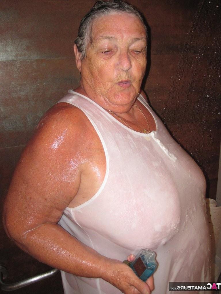 20P Shower time again for Grandma Libby