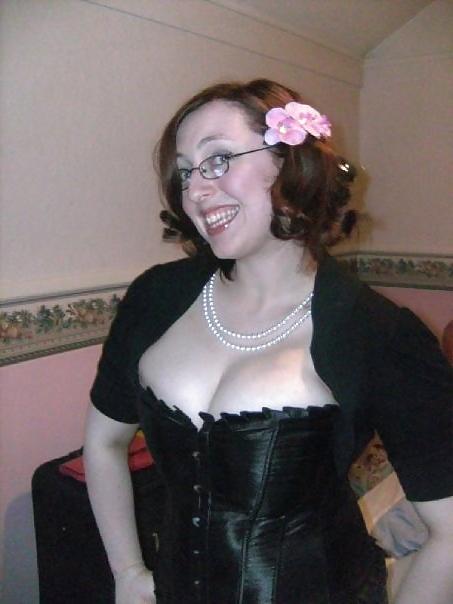 12P Big Tit British Babe