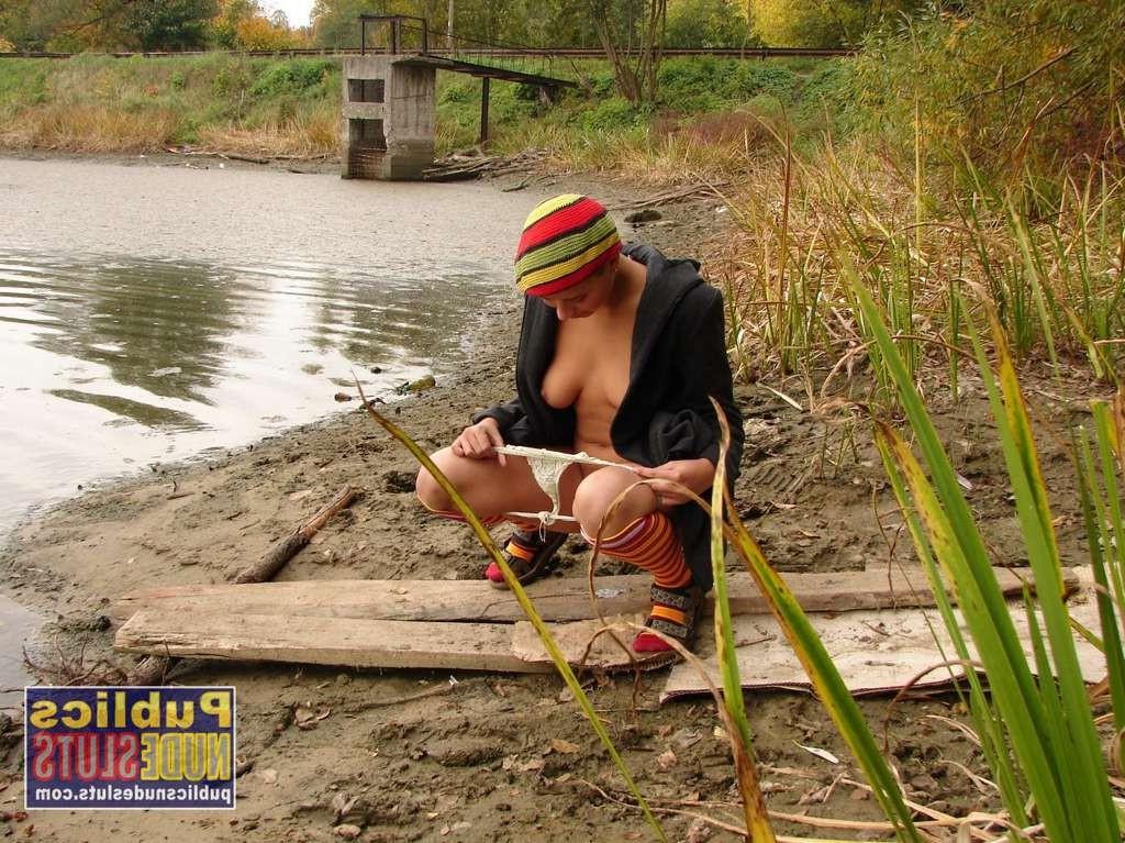 15P Bella loves pissing in public