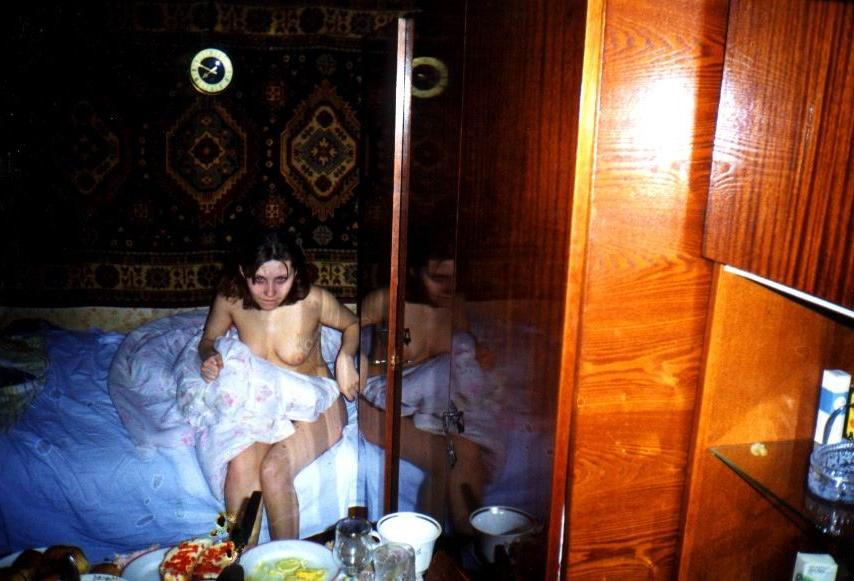 18P retro russian girls poser