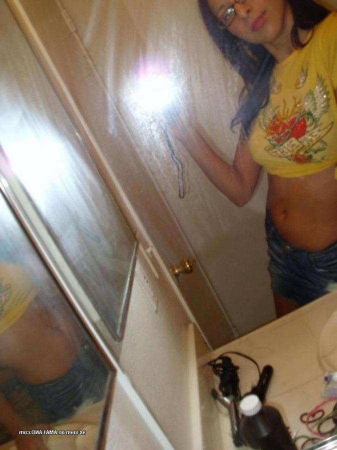 11P Nerdy honey showing off her nice naked body