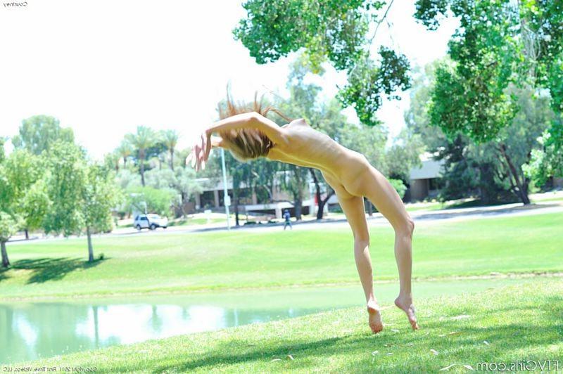 15P Flexible blonde does naked tricks in a public park