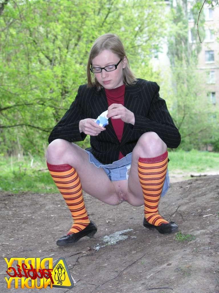 15P Minevra pissing in public park