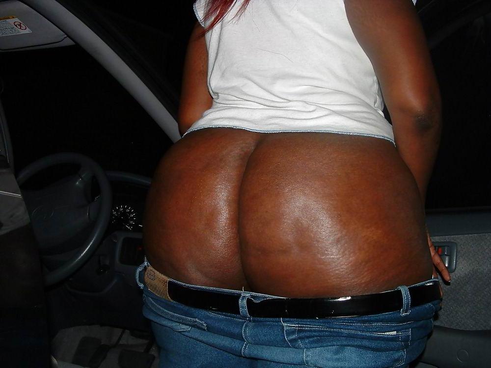16P hot black girls showing off their huge asses