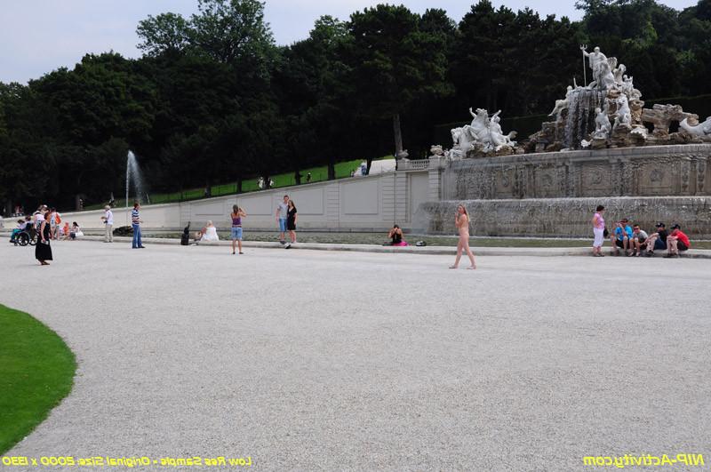 15P Naked teen walking outdoors in public