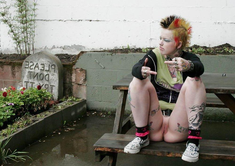 16P kinky tattooed girls posing and in action