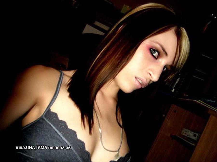 10P Nice and hot selfpics of an amateur Gothic babe