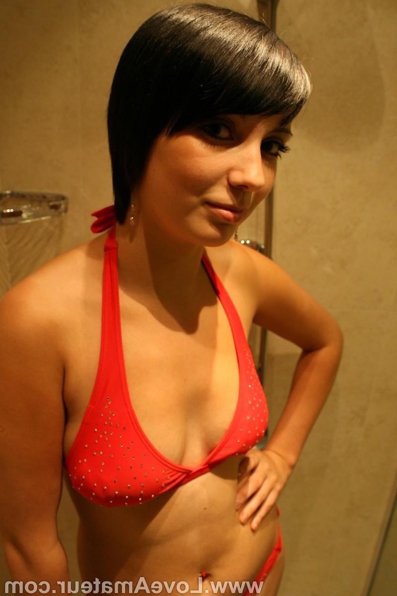 16P Shy Kelly in the shower