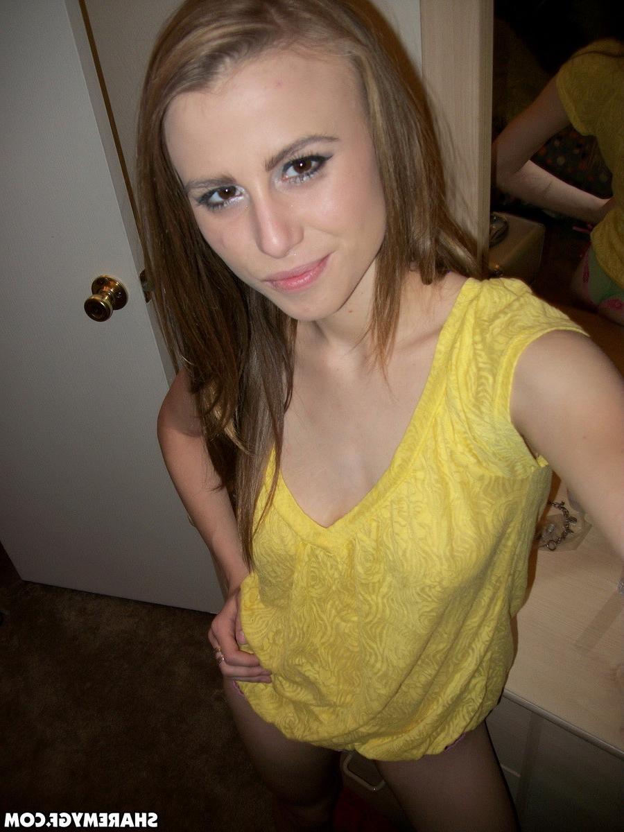 12P Skinny girlfriend shows off her little round ass in pink lace tr