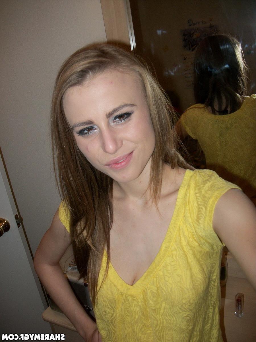 12P Skinny girlfriend shows off her little round ass in pink lace tr
