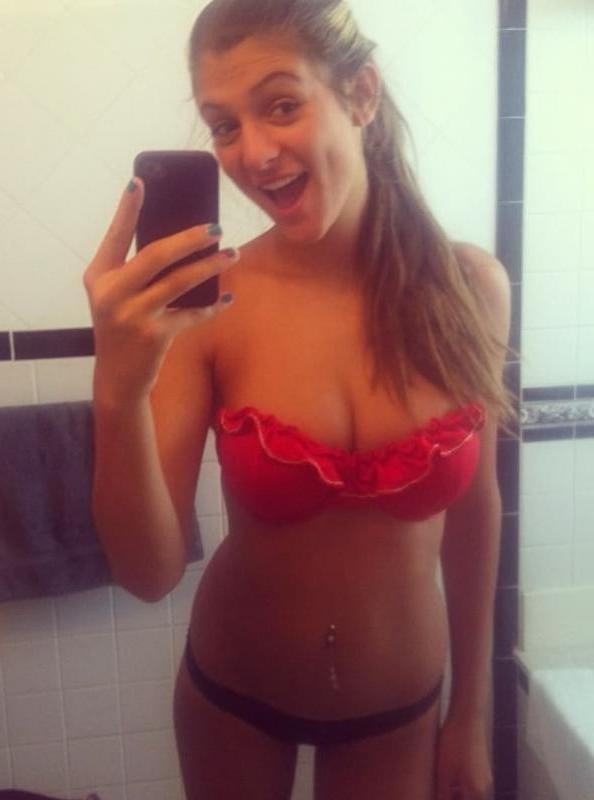 14P Gorgeous amateur hotties in selfies leaked for revenge