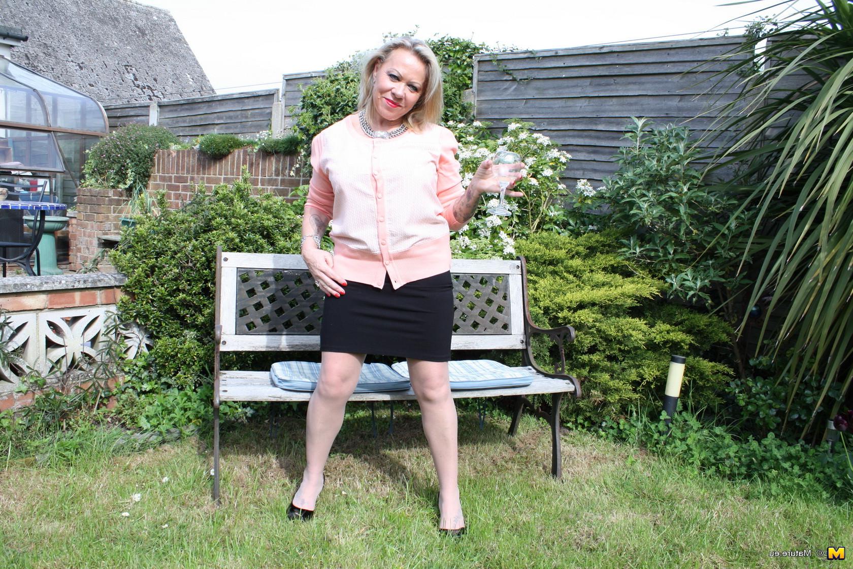 16P Naughty Biritish housewife getting dirty in the garden