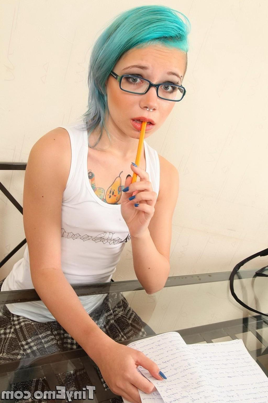 16P Tiny emo teen girl nude
