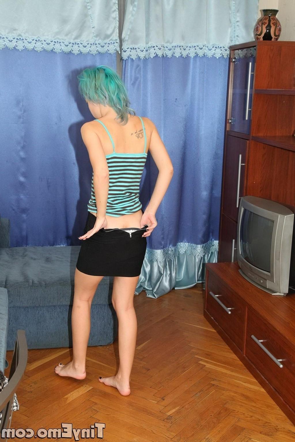 16P Tiny emo teen girl nude