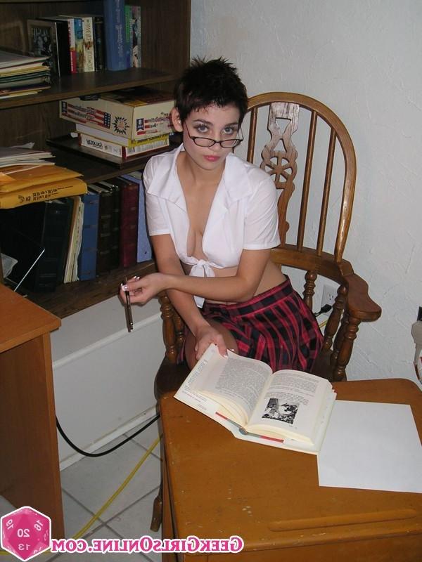 15P Hot nerdy geek girl
