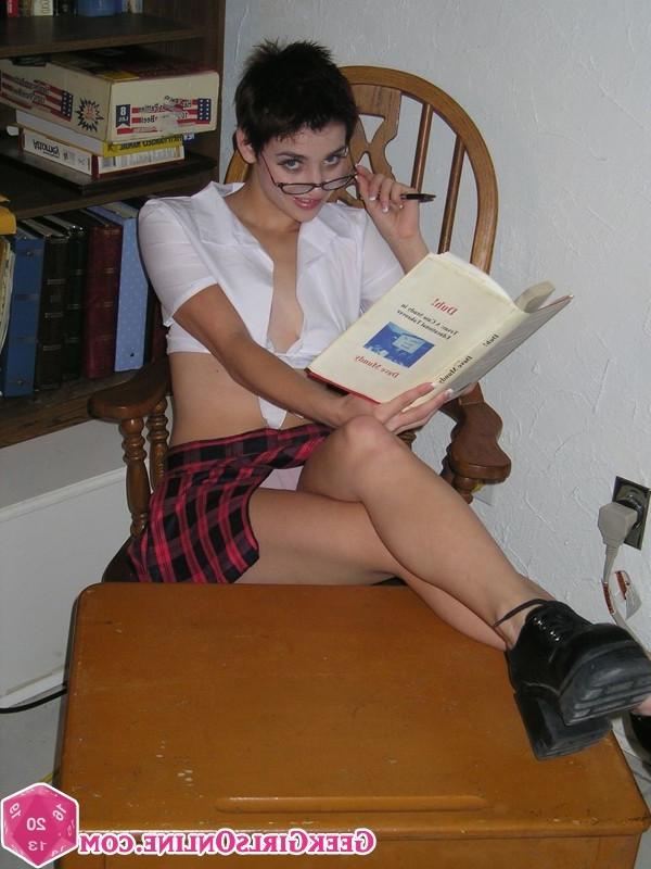 15P Hot nerdy geek girl