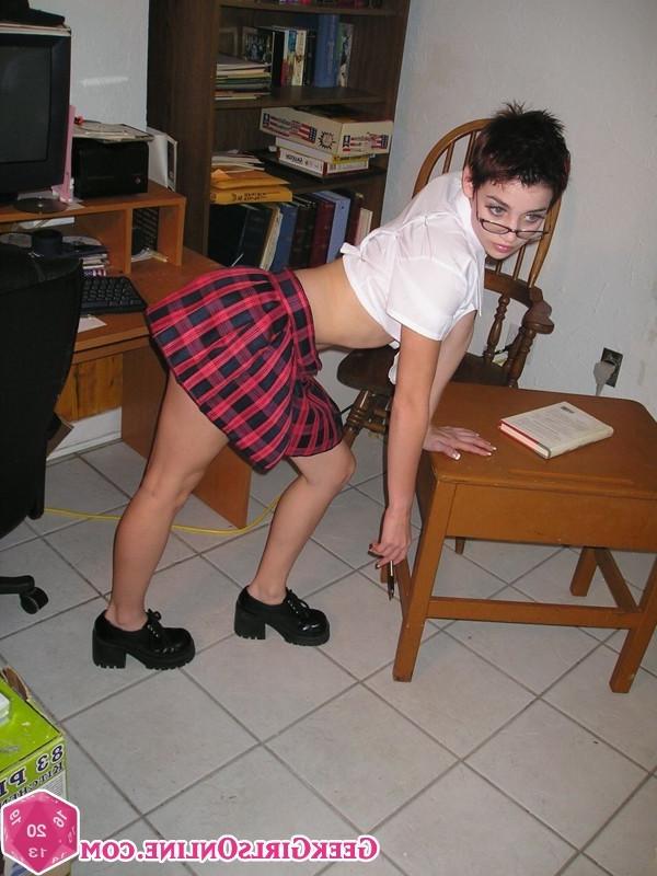 15P Hot nerdy geek girl