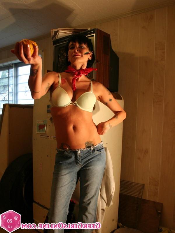 15P Hot nerdy geek girl