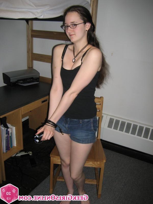 15P Hot nerdy geek girl