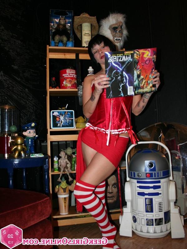 15P Hot nerdy geek girl