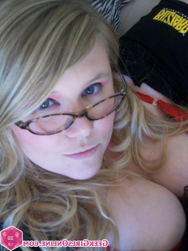 15P Hot nerdy geek girl
