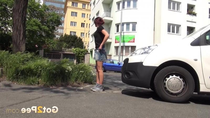 15P Pretty teen pees in public on busy road