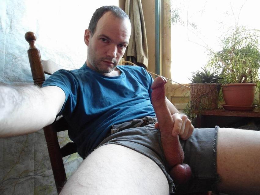 15P Amateur guy showing his very long hard cock