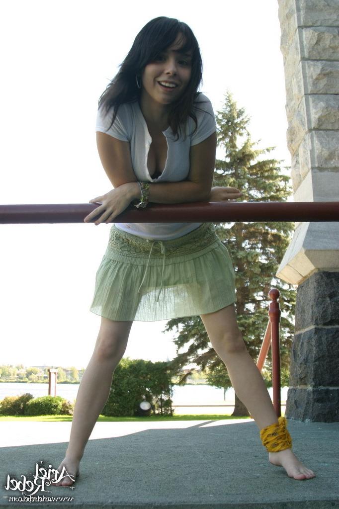 15P Sexy teen poses in public