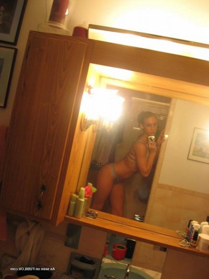 9P Sexy babe camwhoring in her kinky underwear
