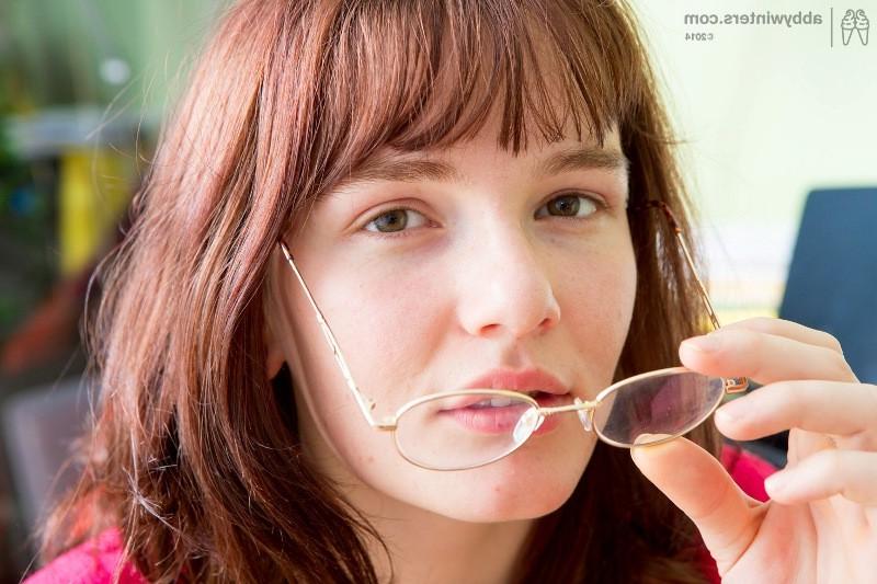 16P Redhead girl Yara