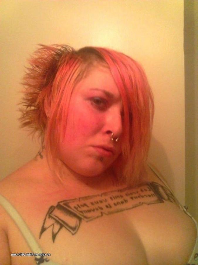 10P BBW scene chick with tattoos and pink hair