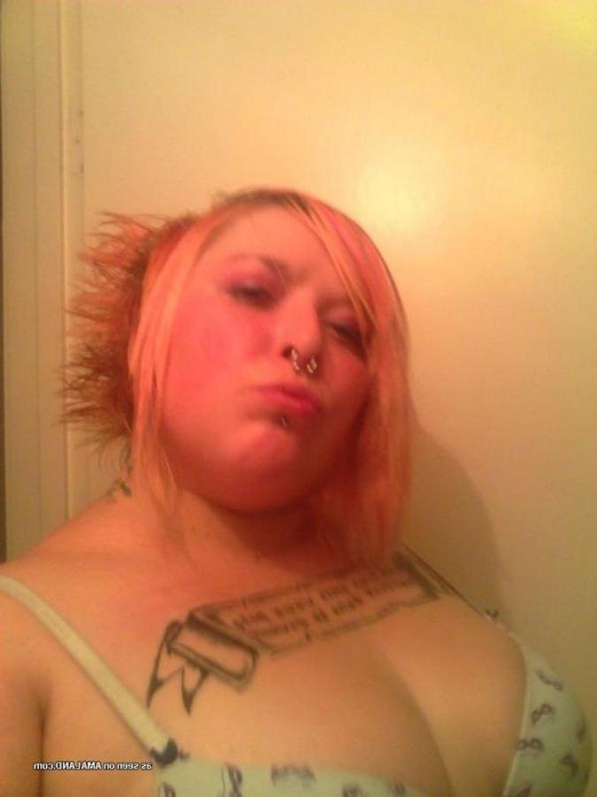 10P BBW scene chick with tattoos and pink hair