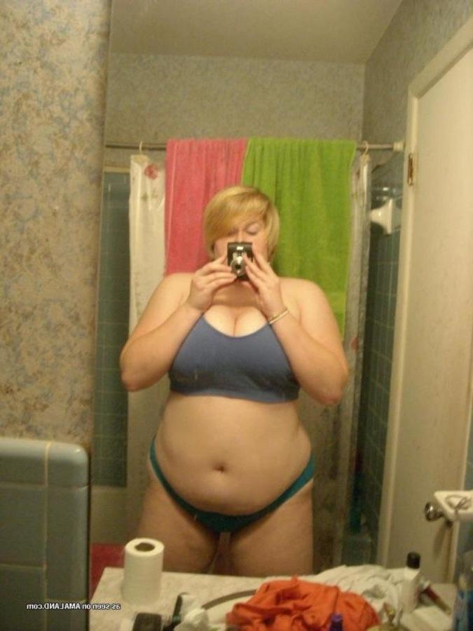 10P BBW hottie showing off her nice ginormous boobies