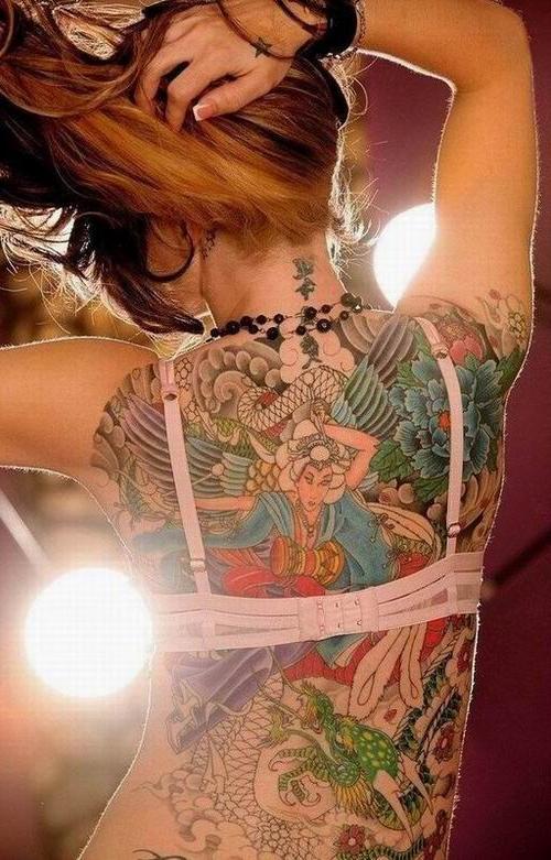 11P kinky tattoed and pierced amateurs poser