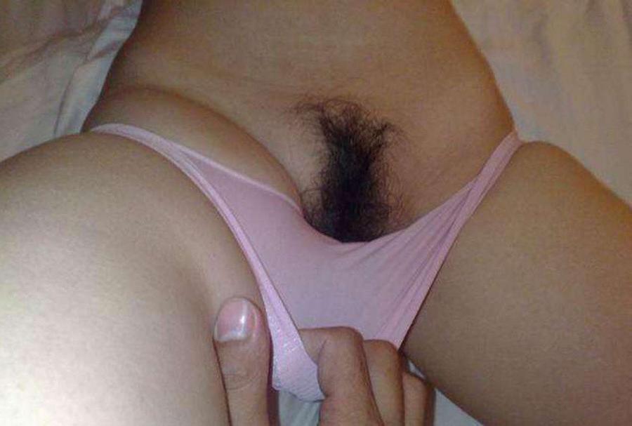 10P Pictures of a Korean babe's pussy that got creampied