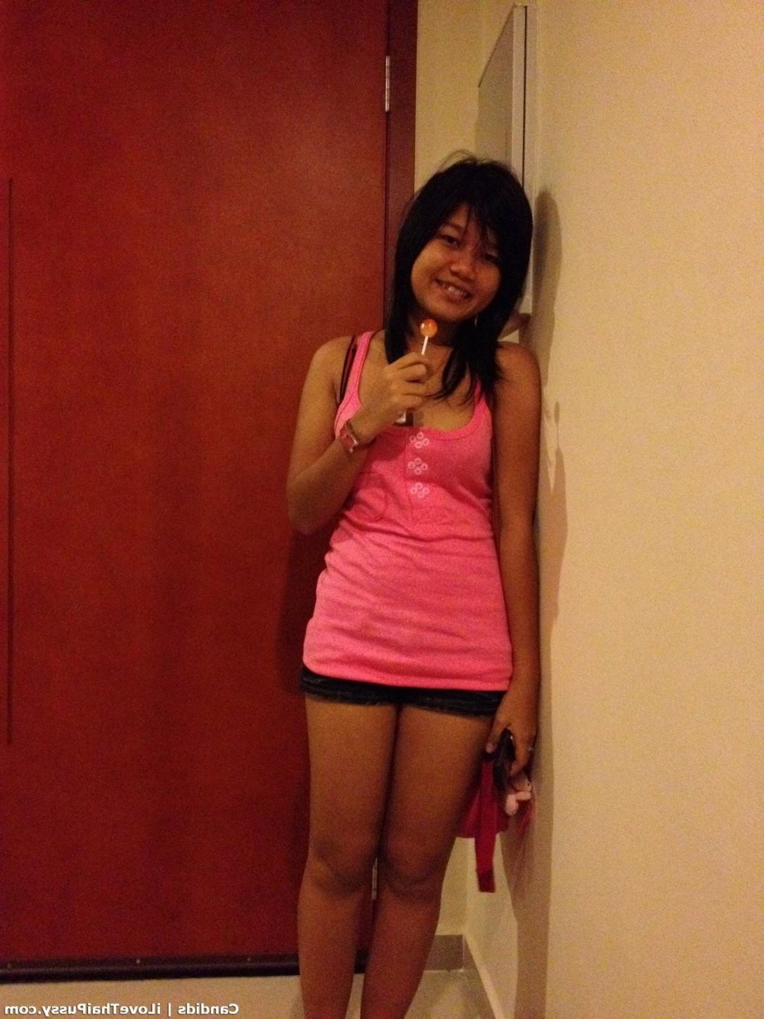 25P Hot Thai bargirl bareback no condom creampie sex tourist loves asian babe