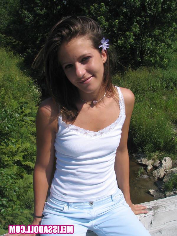 15P Brunette teen flashing her tits and sexy ass in public