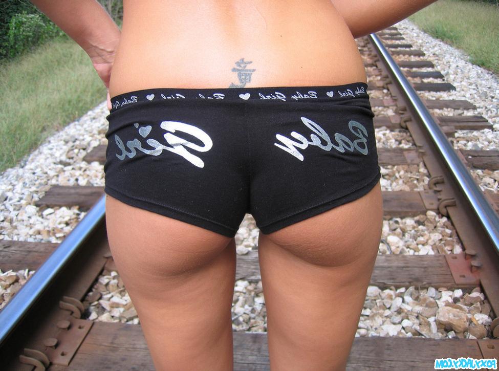 15P Foxy Jacky in public naked by some train tracks