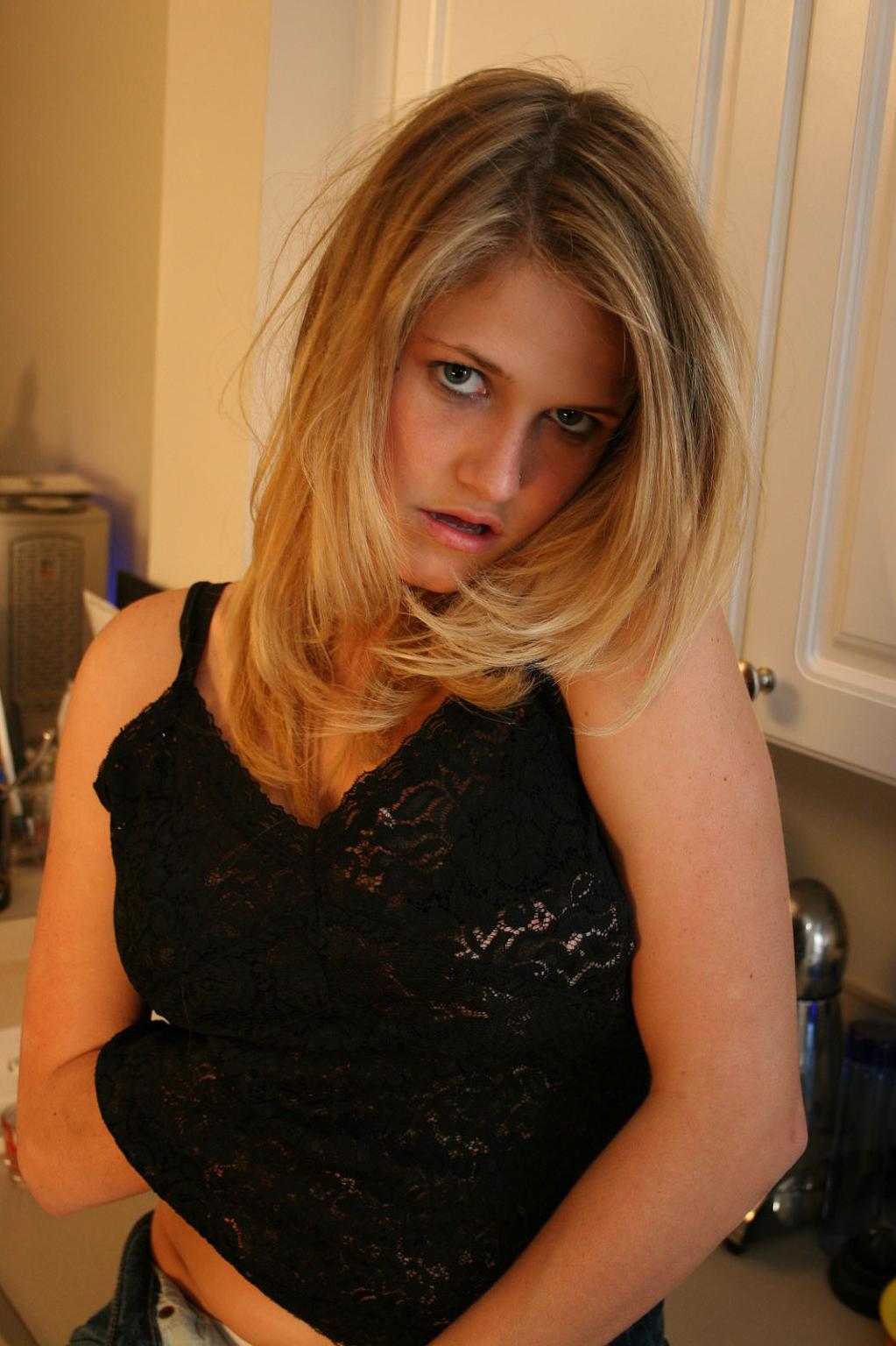 12P Sam gets freaky in the Kitchen