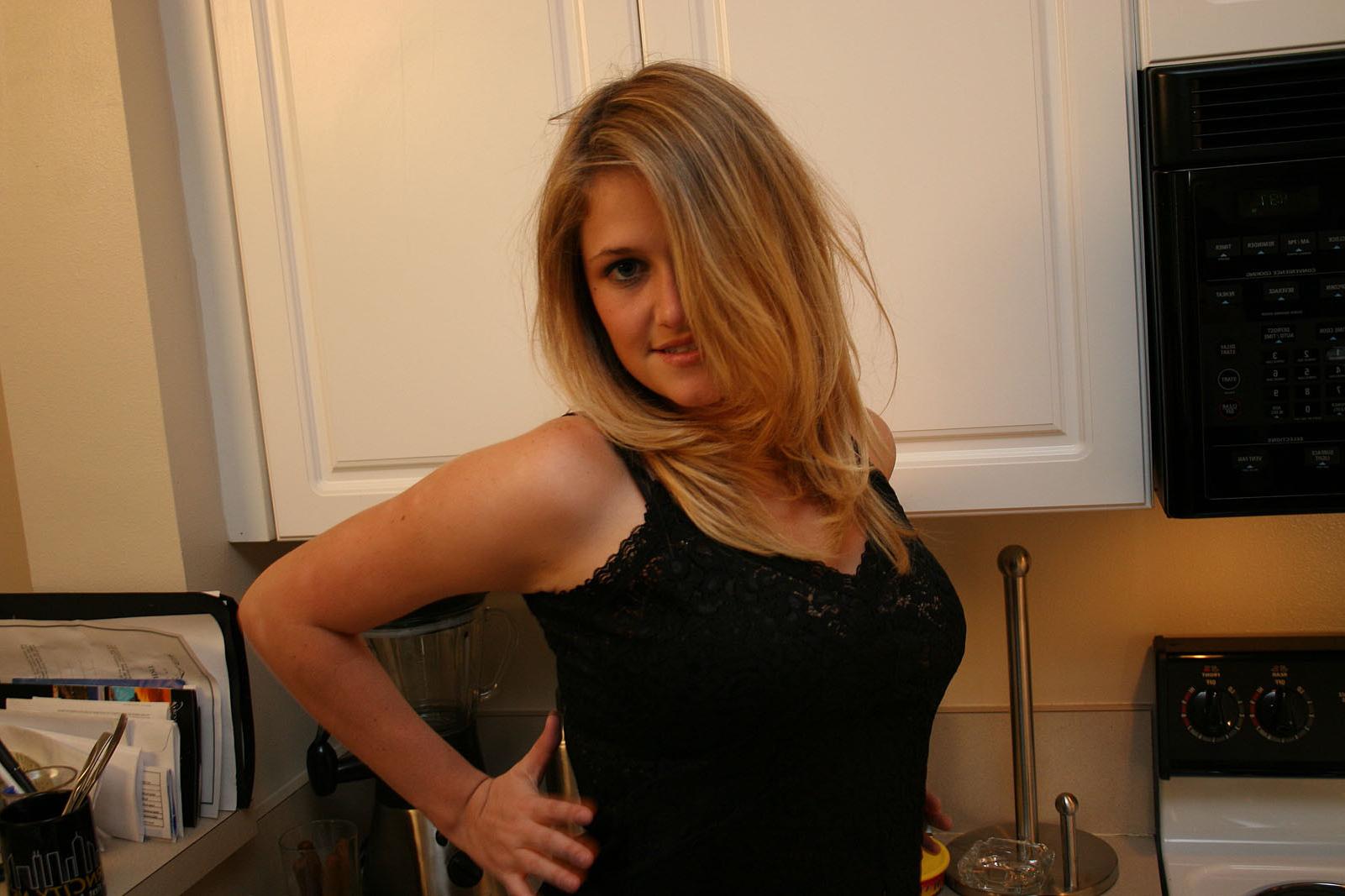 12P Sam gets freaky in the Kitchen