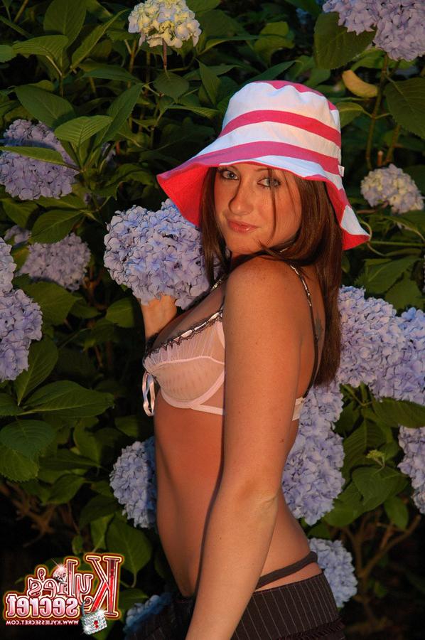 12P Kylies getting naked in public