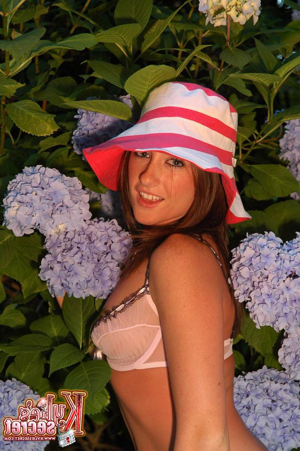 12P Kylies getting naked in public